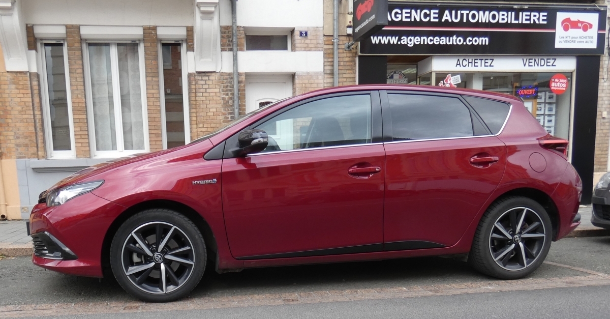 Toyota Auris — 13